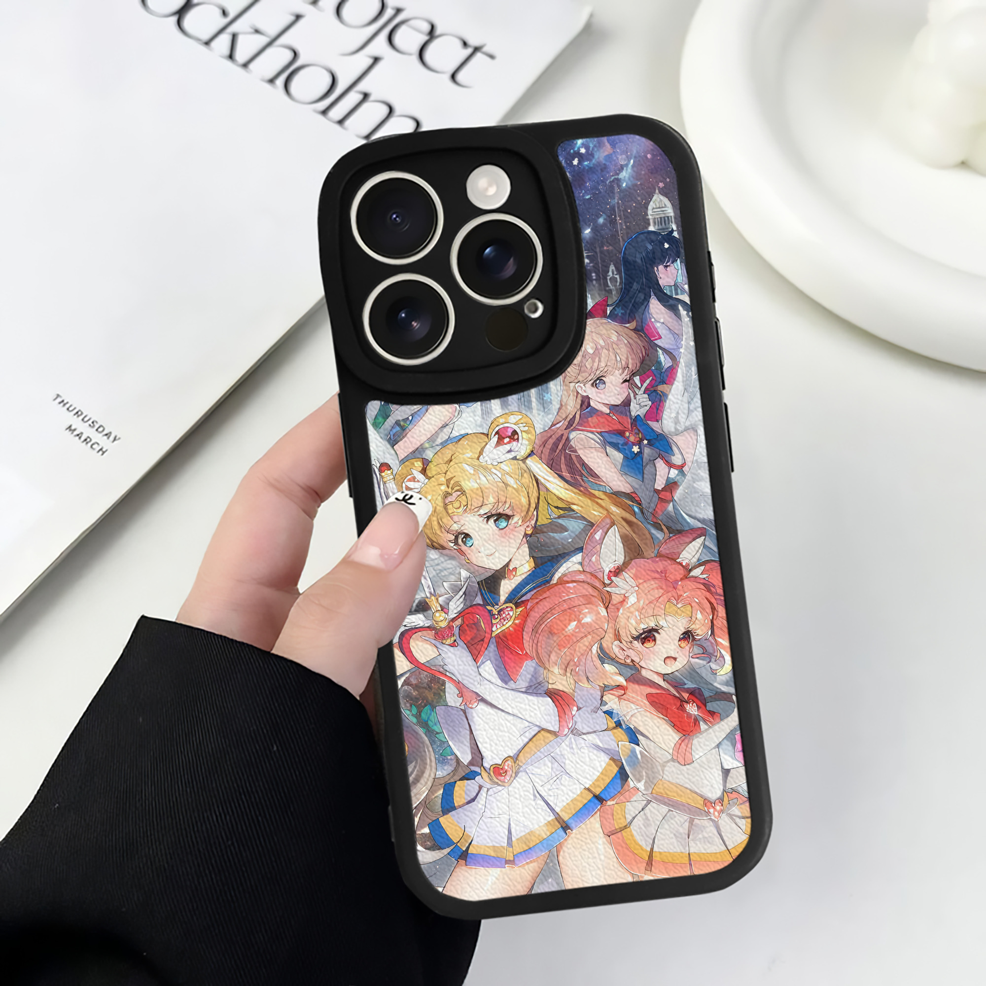 （画像用） 美少女戦士セーラームーン Sailor Moon 【iPhone 16シリーズ対応】シリコンスマホケース（レザー調） 材質：シリコン